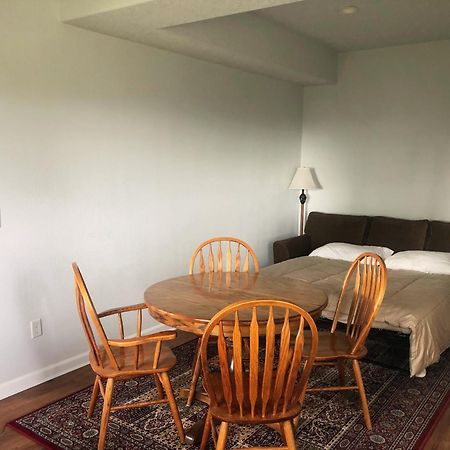 2 Bedroom Suite: Views, Private Entrance, Evchgr Amity 外观 照片