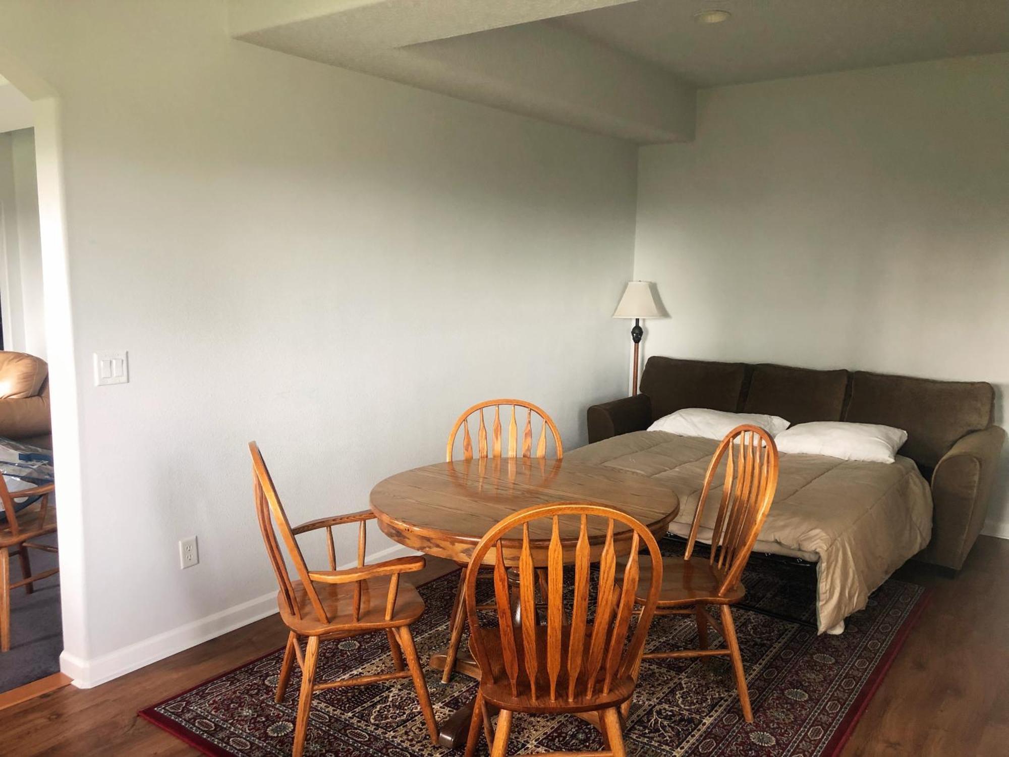 2 Bedroom Suite: Views, Private Entrance, Evchgr Amity 外观 照片