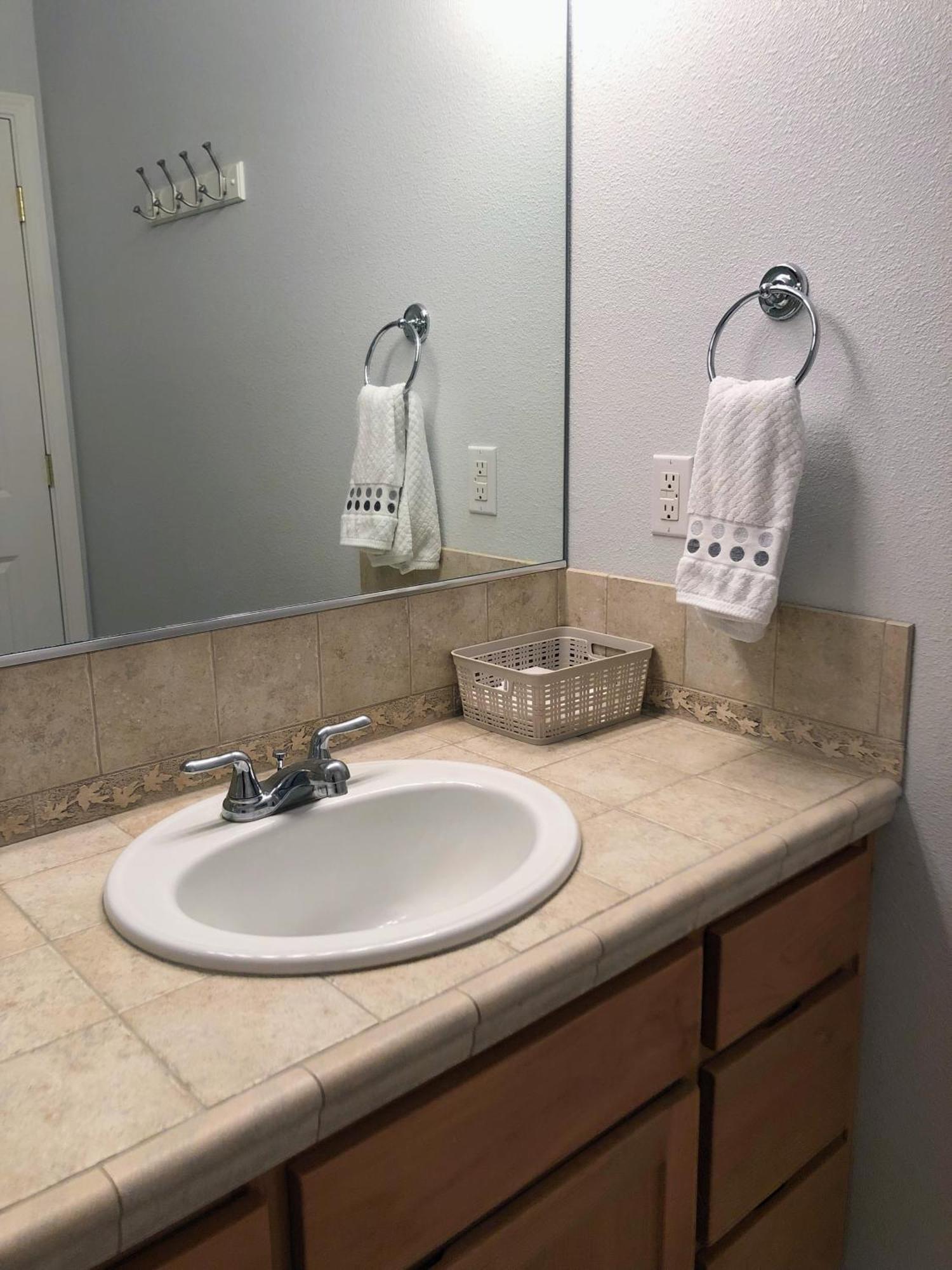 2 Bedroom Suite: Views, Private Entrance, Evchgr Amity 外观 照片